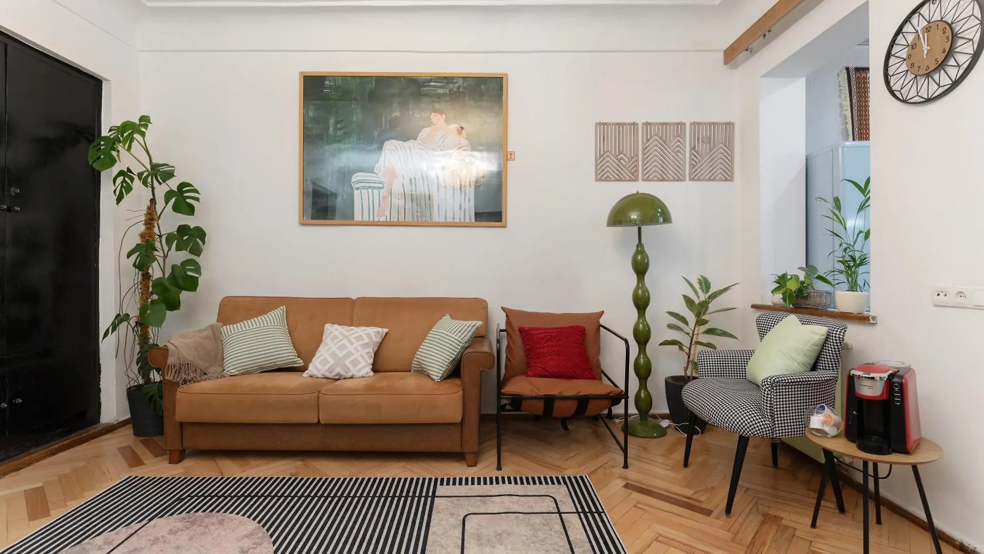 Mid-Century Modern Gem Near Dry Bridge With Free Coffee Apartman Tbiliszi